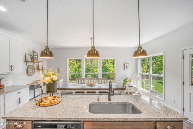 1319 Anglers Cove Way, Sevierville, TN 37876