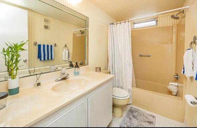 2615 NE 3RD Court NE 4030, Boynton Beach, FL 33435