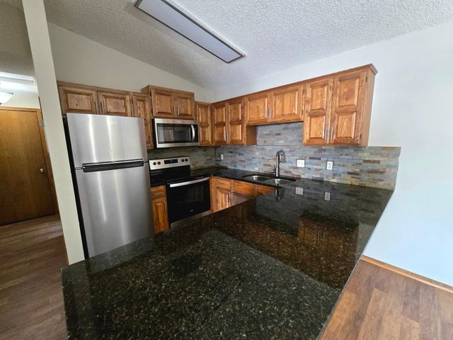11173 Edgewood Circle N, Champlin, MN 55316