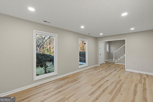 3428 Runelle Place SW, Lilburn, GA 30047