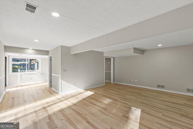 3428 Runelle Place SW, Lilburn, GA 30047