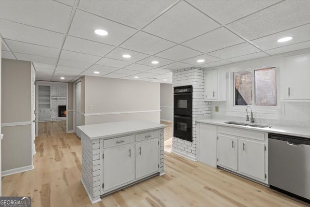 3428 Runelle Place SW, Lilburn, GA 30047