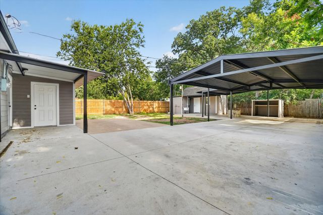 805 Houston Street, Arlington, TX 76012