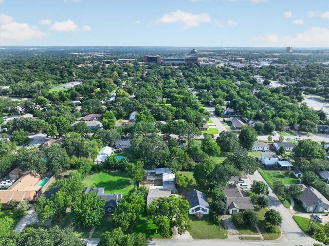 805 Houston Street, Arlington, TX 76012