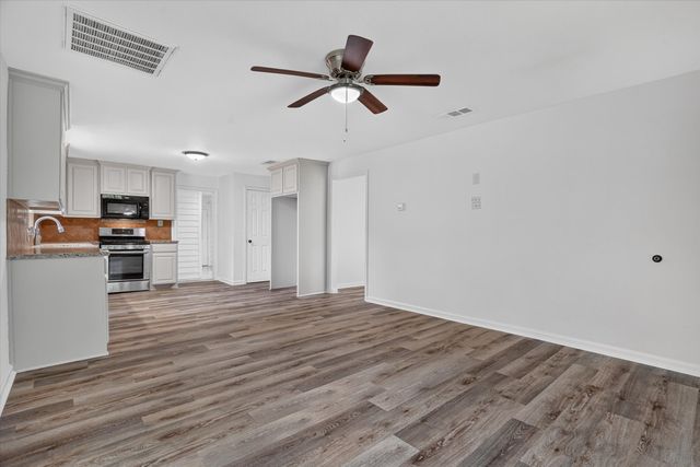 805 Houston Street, Arlington, TX 76012