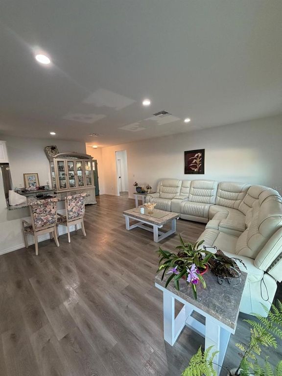 Image 9 of property listing at 9429 NORTHCLIFFE BOULEVARD, Spring Hill, FL 34606