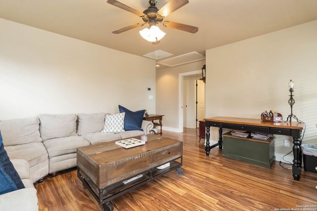 1787 Mountain SPGS, Canyon Lake, TX 78133