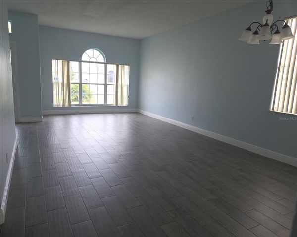 2732 EAGLE GLEN CIRCLE, Kissimmee, FL 34746