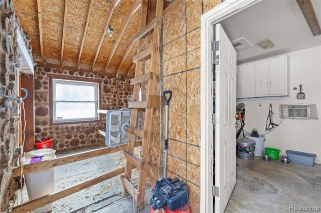 16000 S Huron River Drive, Romulus, MI 48174