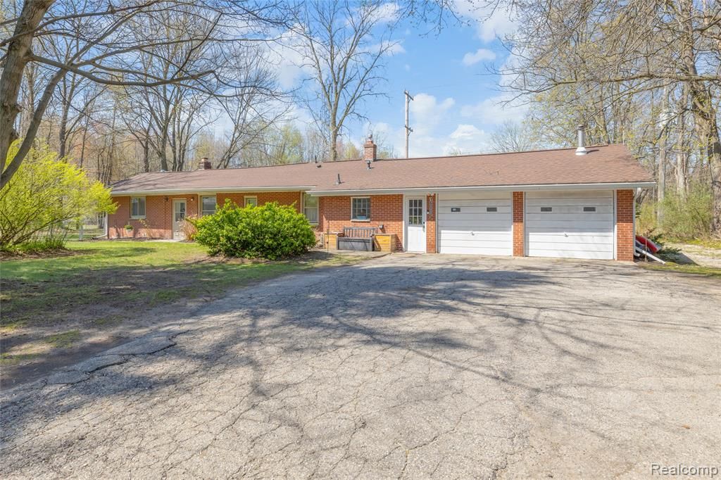 16000 S Huron River Drive, Romulus, MI 48174