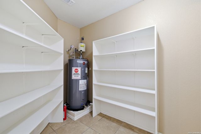 151 McLennan Oak, San Antonio, TX 78240