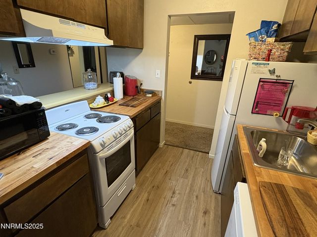 2955 Lakeside Drive 223, Reno, NV 89509