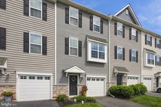 204 SPRING LN #, Royersford, PA 19468