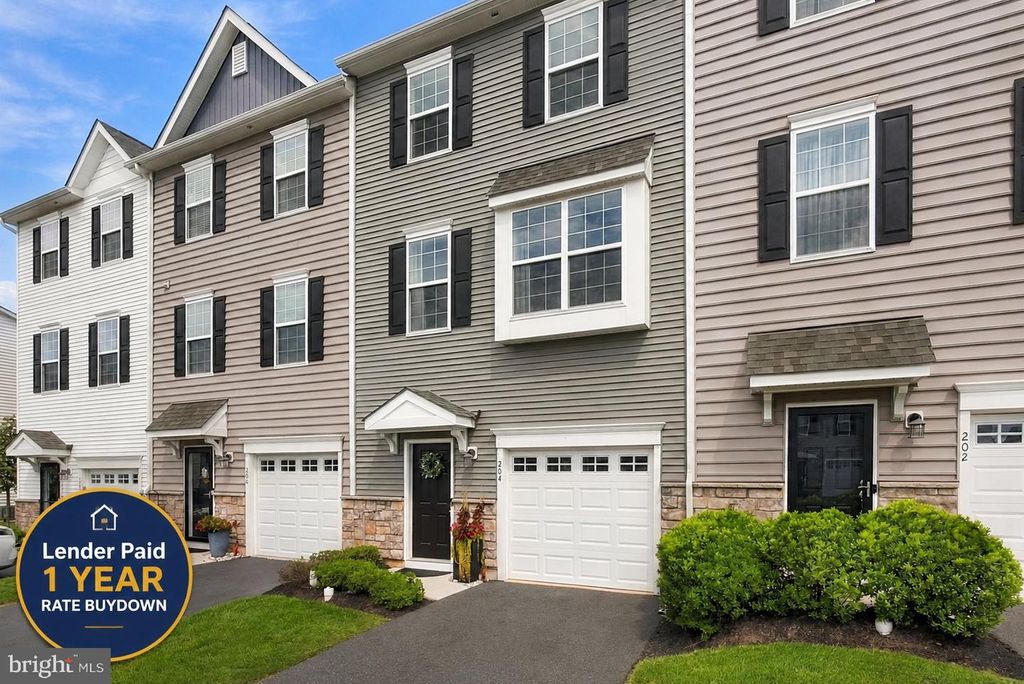 204 SPRING LN #, ROYERSFORD, PA 19468 — exterior