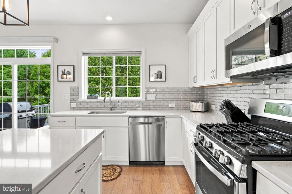 204 SPRING LN #, ROYERSFORD, PA 19468 — photo 5