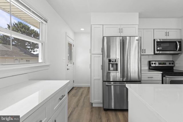 7212 BAY FRONT RD, Baltimore, MD 21219