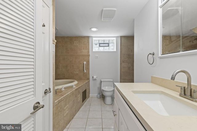 7212 BAY FRONT RD, Baltimore, MD 21219