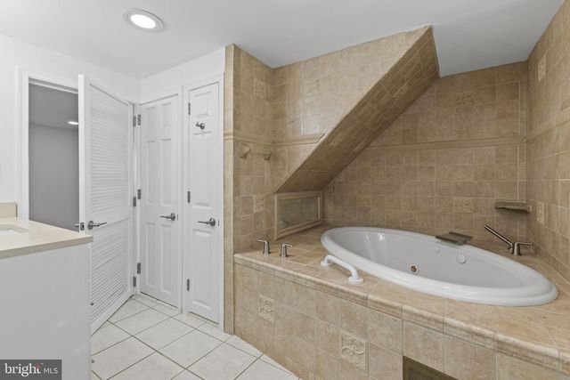 7212 BAY FRONT RD, Baltimore, MD 21219