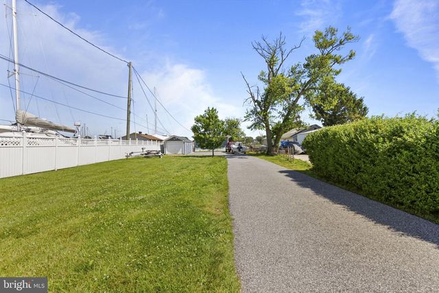 7212 BAY FRONT RD, Baltimore, MD 21219