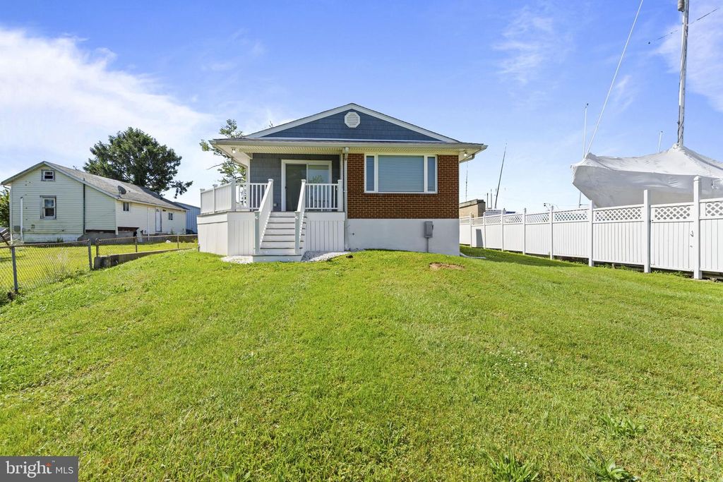7212 BAY FRONT RD, Baltimore, MD 21219