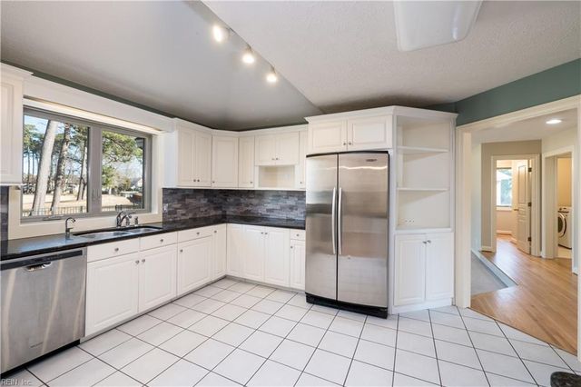 1145 Lawson Cove CIR, Virginia Beach, VA 23455