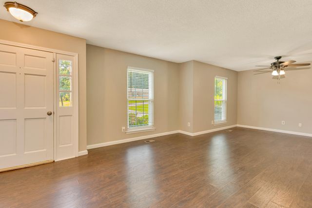 2017 Jacquelin Drive, Soddy Daisy, TN 37379