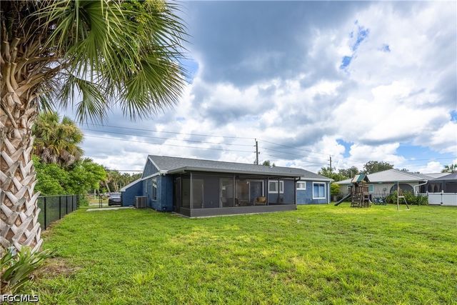 2016 Pellam BLVD, Port Charlotte, FL 33948