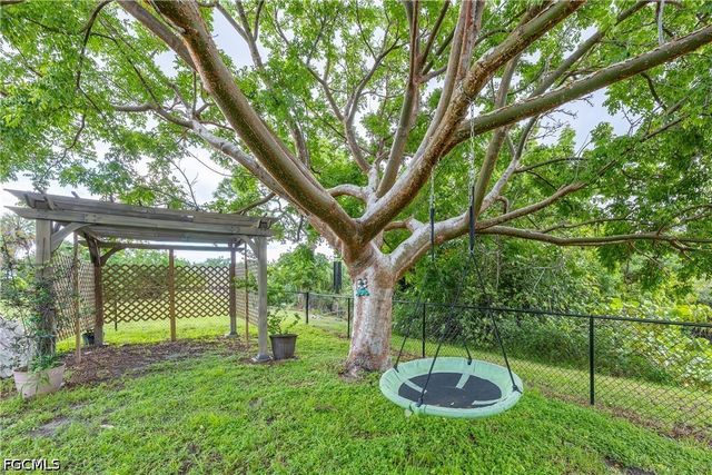 2016 Pellam BLVD, Port Charlotte, FL 33948