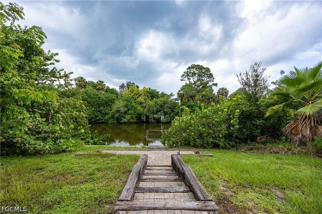 2016 Pellam BLVD, Port Charlotte, FL 33948