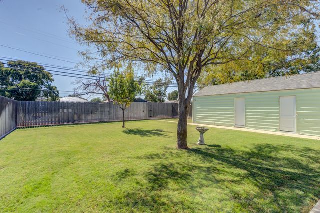 916 E Tate Street, Brownfield, TX 79316