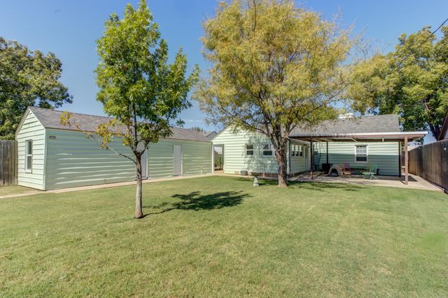 916 E Tate Street, Brownfield, TX 79316