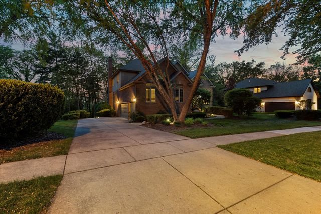 1396 Notre Dame Drive, Lemont, IL 60439