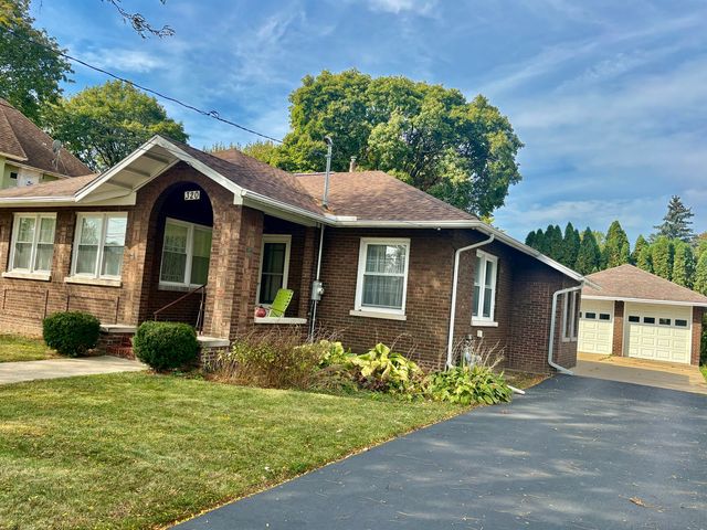 320 E Hurlbut Avenue, Belvidere, IL 61008