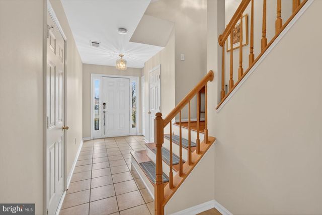 5528 JOWETT CT, Alexandria, VA 22315