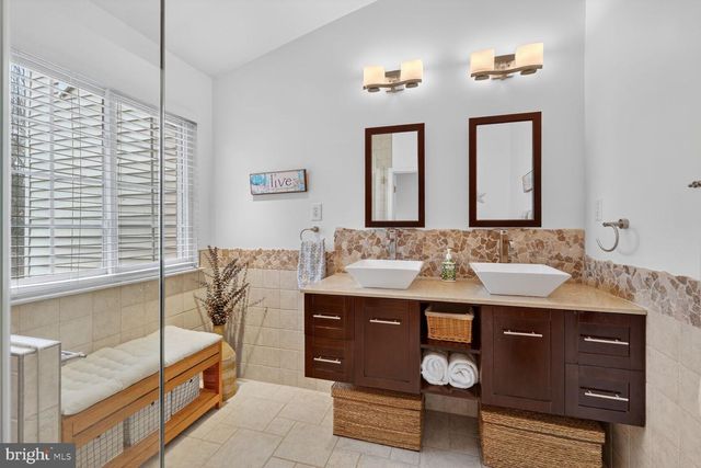 5528 JOWETT CT, Alexandria, VA 22315