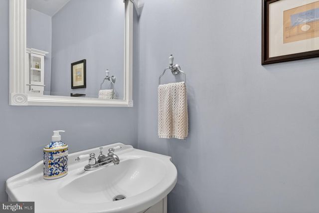 5528 JOWETT CT, Alexandria, VA 22315