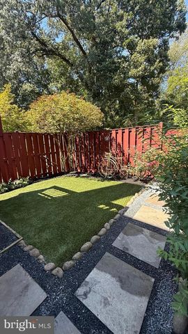 5528 JOWETT CT, Alexandria, VA 22315