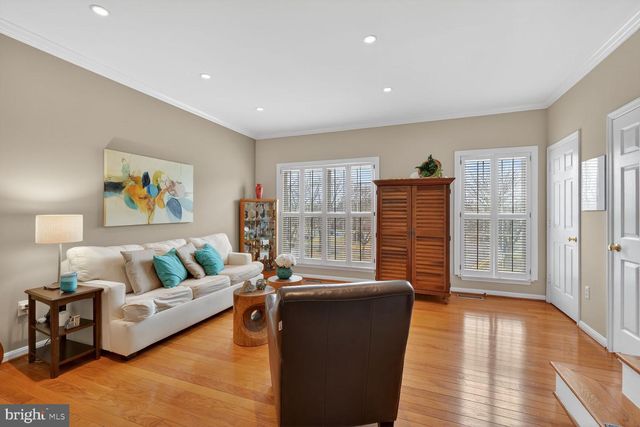 5528 JOWETT CT, Alexandria, VA 22315