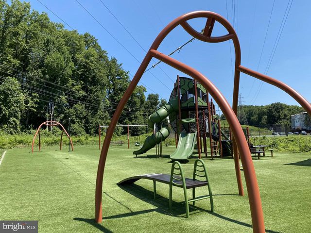 5528 JOWETT CT, Alexandria, VA 22315