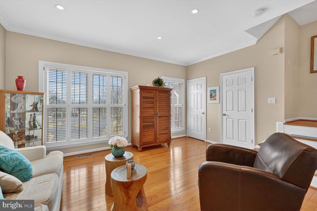 5528 JOWETT CT, Alexandria, VA 22315