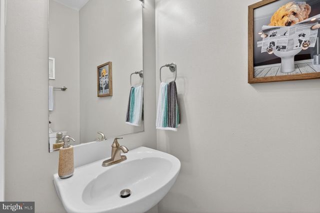 5528 JOWETT CT, Alexandria, VA 22315