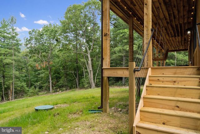 80 RIVER OAK DR, Bentonville, VA 22610