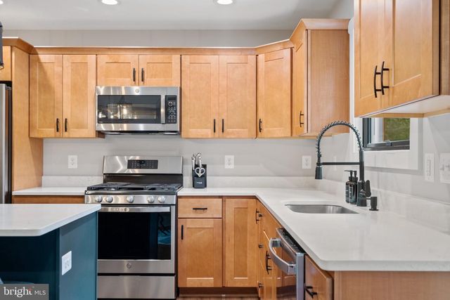 80 RIVER OAK DR, Bentonville, VA 22610