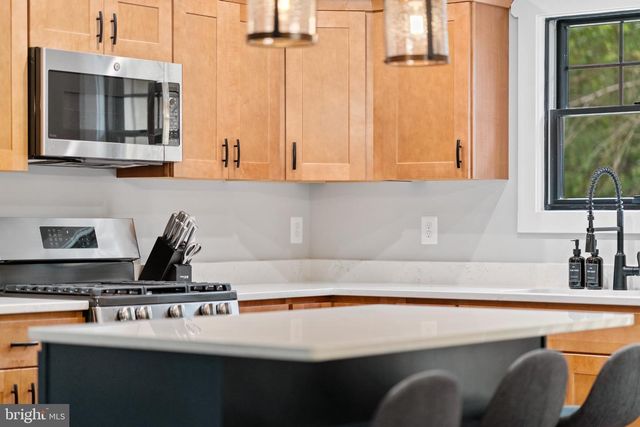 80 RIVER OAK DR, Bentonville, VA 22610