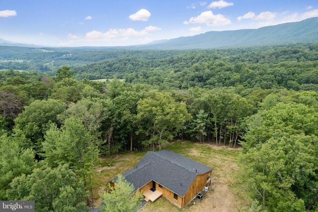 80 RIVER OAK DR, Bentonville, VA 22610