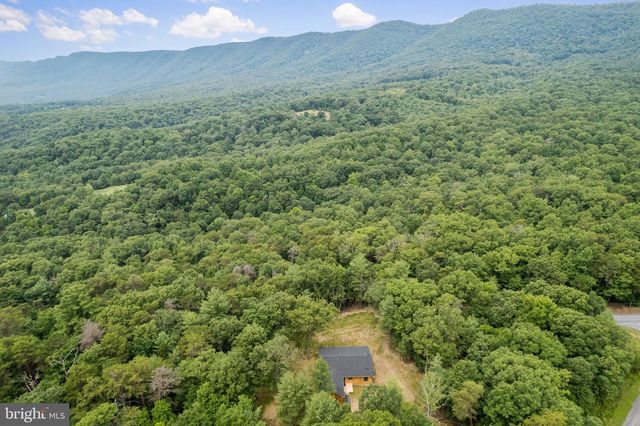 80 RIVER OAK DR, Bentonville, VA 22610