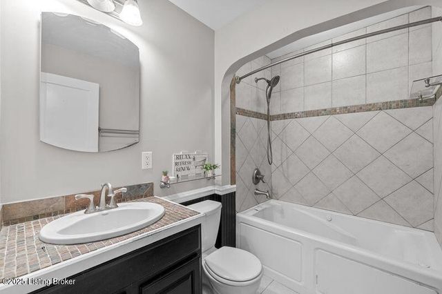 7912 3rd Street Rd, Louisville, KY 40214