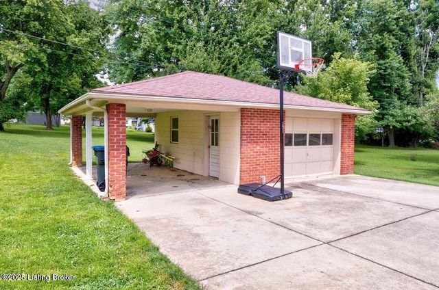 7912 3rd Street Rd, Louisville, KY 40214