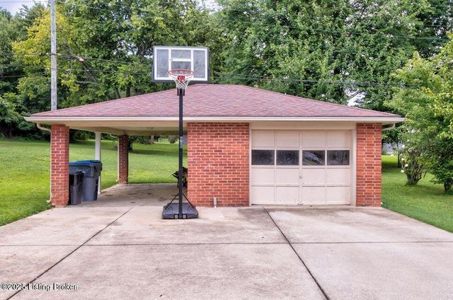 7912 3rd Street Rd, Louisville, KY 40214