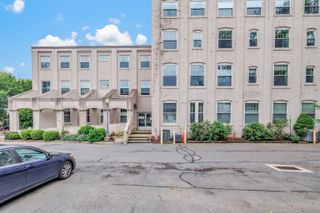 146 High Street APT 405, Milford, CT 06460